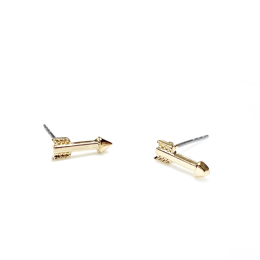 New without tags! Gold arrow stud earrings